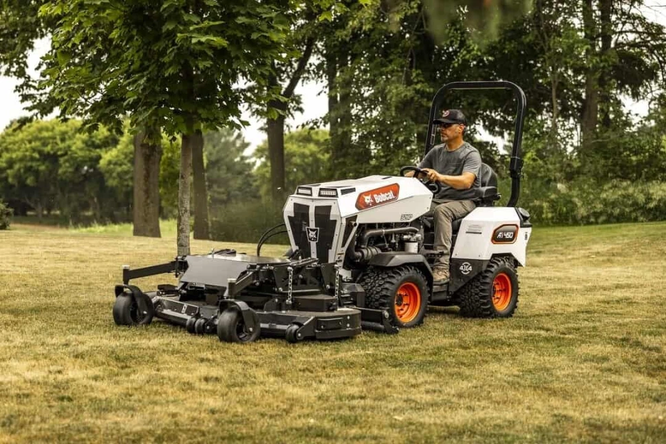 [M6001] Bobcat AT450 Articulating & Oscillating Tractor