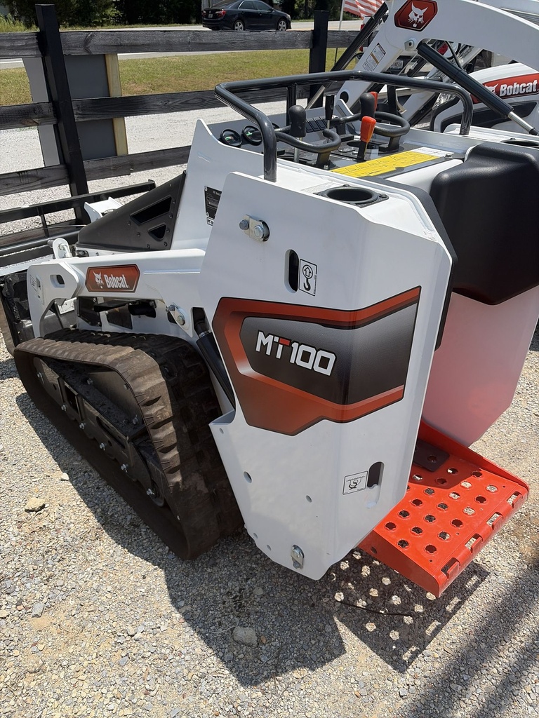 [M0115] Bobcat MT100 Mini Track Loader